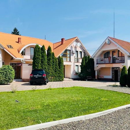 Hotel U Anity Užhorod Exteriér fotografie