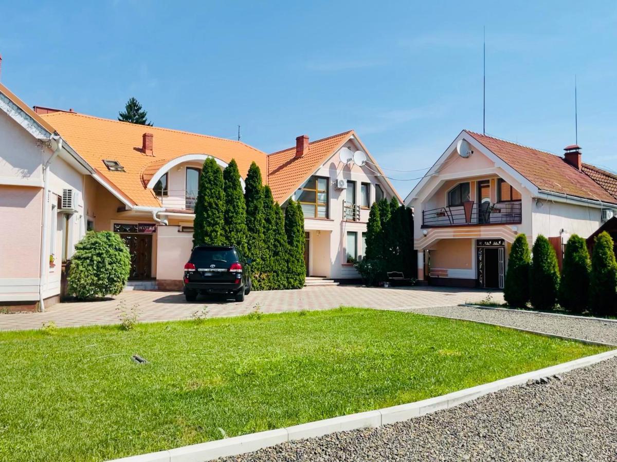 Hotel U Anity Užhorod Exteriér fotografie